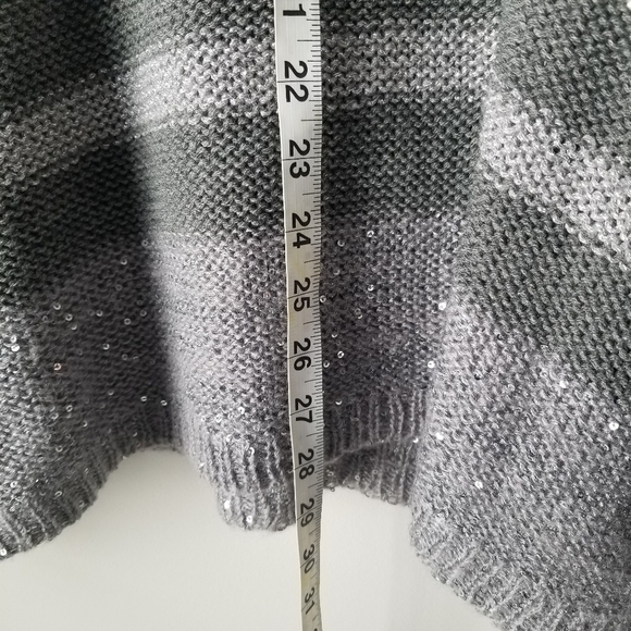 Lane Bryant Gray Cream Stripped Color block Sparkly Knit Sweater Size 26/28 - Picture 3 of 10